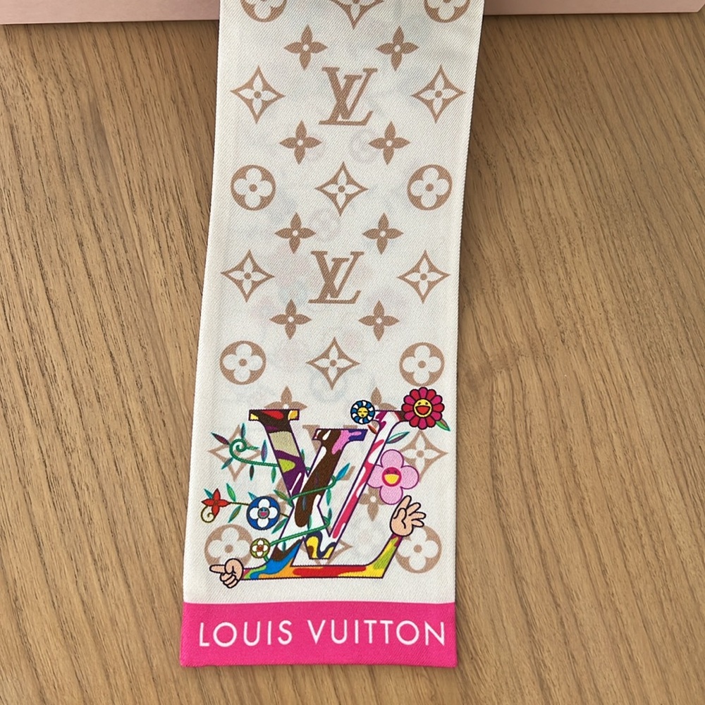 ππ₯ Louis Vuitton Murakami π₯π LV x TM Superflat Monogram 2025 Silk Bandeau - Picture 4 of 10